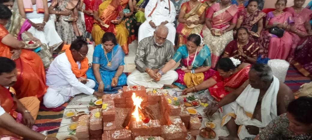 ವಾಣಿಜ್ಯ ಸಂಕೀರಣ ಹಾಗೂ ಶ್ರೀ ವಾಸವಿ ಹೋಮ ಸಂಪನ್ನ. ವಾಣಿಜ್ಯ ಸಂಕೀರಣ ಹಾಗೂ ಶ್ರೀ ವಾಸವಿ ಹೋಮ ಸಂಪನ್ನ.
