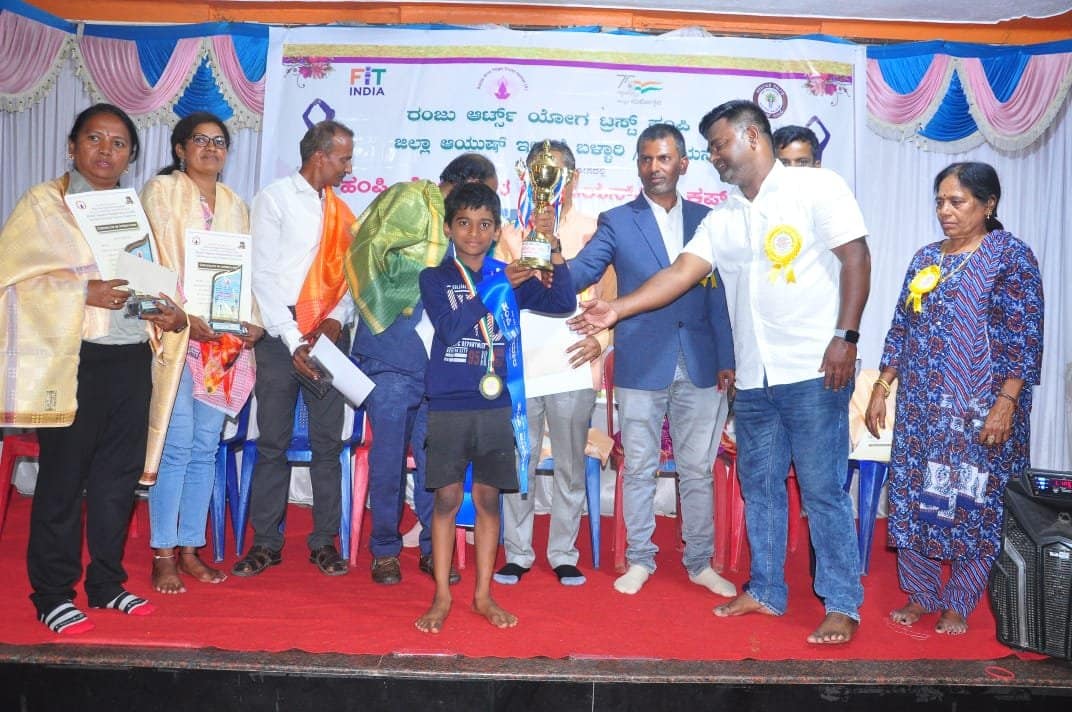 ೨ನೇ ರಾಜ್ಯ ಮುಕ್ತ ಯೋಗಾಸನ ಚಾಂಪಿಯನ್ಶಿಪ್ನಲ್ಲಿ ಗಂಗಾವತಿಯ ಪ್ರಜ್ವಲ ಯೋಗ ಕೇಂದ್ರದ ವಿದ್ಯಾರ್ಥಿಗಳು ಅಮೋಘ ಸಾಧನೆ. ೨ನೇ ರಾಜ್ಯ ಮುಕ್ತ ಯೋಗಾಸನ ಚಾಂಪಿಯನ್ಶಿಪ್ನಲ್ಲಿ ಗಂಗಾವತಿಯ ಪ್ರಜ್ವಲ ಯೋಗ ಕೇಂದ್ರದ ವಿದ್ಯಾರ್ಥಿಗಳು ಅಮೋಘ ಸಾಧನೆ.