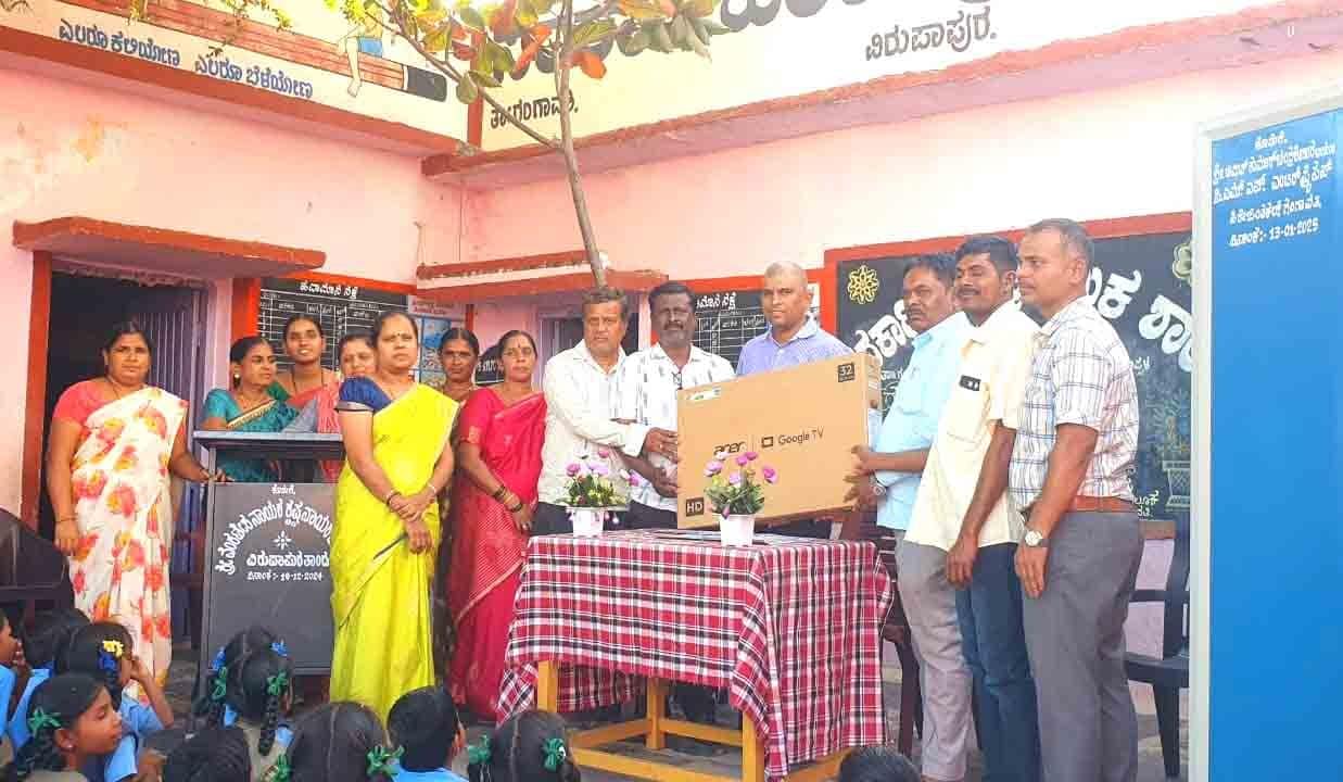 ಸರ್ಕಾರಿ ಶಾಲೆಗಳ ಅಭಿವೃದ್ಧಿಯಲ್ಲಿ ದಾನಿಗಳ ಸಹಕಾರ ಅಗತ್ಯ: ಡಾ|| ಅಮರೇಶ ಪಾಟೀಲ್ ಸರ್ಕಾರಿ ಶಾಲೆಗಳ ಅಭಿವೃದ್ಧಿಯಲ್ಲಿ ದಾನಿಗಳ ಸಹಕಾರ ಅಗತ್ಯ: ಡಾ|| ಅಮರೇಶ ಪಾಟೀಲ್