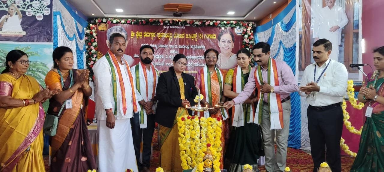 ಮಹಾತ್ಮ ಗಾಂಧೀಜಿ ಕಂಡ ಗ್ರಾಮಗಳ ಅಭಿವೃದ್ದಿ ಕನಸು ಧರ್ಮಸ್ಥಳ ವಿರೇಂದ್ರ ಹೆಗ್ಡೆಯವರ ಯೋಜನೆಗಳ ಮೂಲಕ ಸಾಕಾರ: ಜೆ. ಚಂದ್ರಶೇಖರ ಮಹಾತ್ಮ ಗಾಂಧೀಜಿ ಕಂಡ ಗ್ರಾಮಗಳ ಅಭಿವೃದ್ದಿ ಕನಸು ಧರ್ಮಸ್ಥಳ ವಿರೇಂದ್ರ ಹೆಗ್ಡೆಯವರ ಯೋಜನೆಗಳ ಮೂಲಕ ಸಾಕಾರ: ಜೆ. ಚಂದ್ರಶೇಖರ