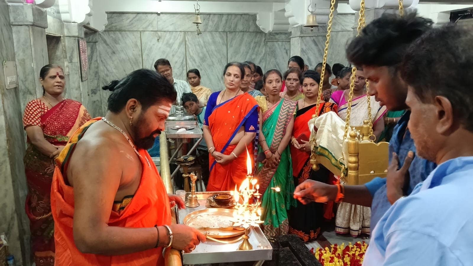 ಪವಿತ್ರ ತ್ರಿವೇಣಿ ಸಂಗಮದ ಕುಂಭಮೇಳದ ಜಲ ವಿತರಣೆ: ರೂಪರಾಣಿ ರಾಯಚೂರು ಪವಿತ್ರ ತ್ರಿವೇಣಿ ಸಂಗಮದ ಕುಂಭಮೇಳದ ಜಲ ವಿತರಣೆ: ರೂಪರಾಣಿ ರಾಯಚೂರು