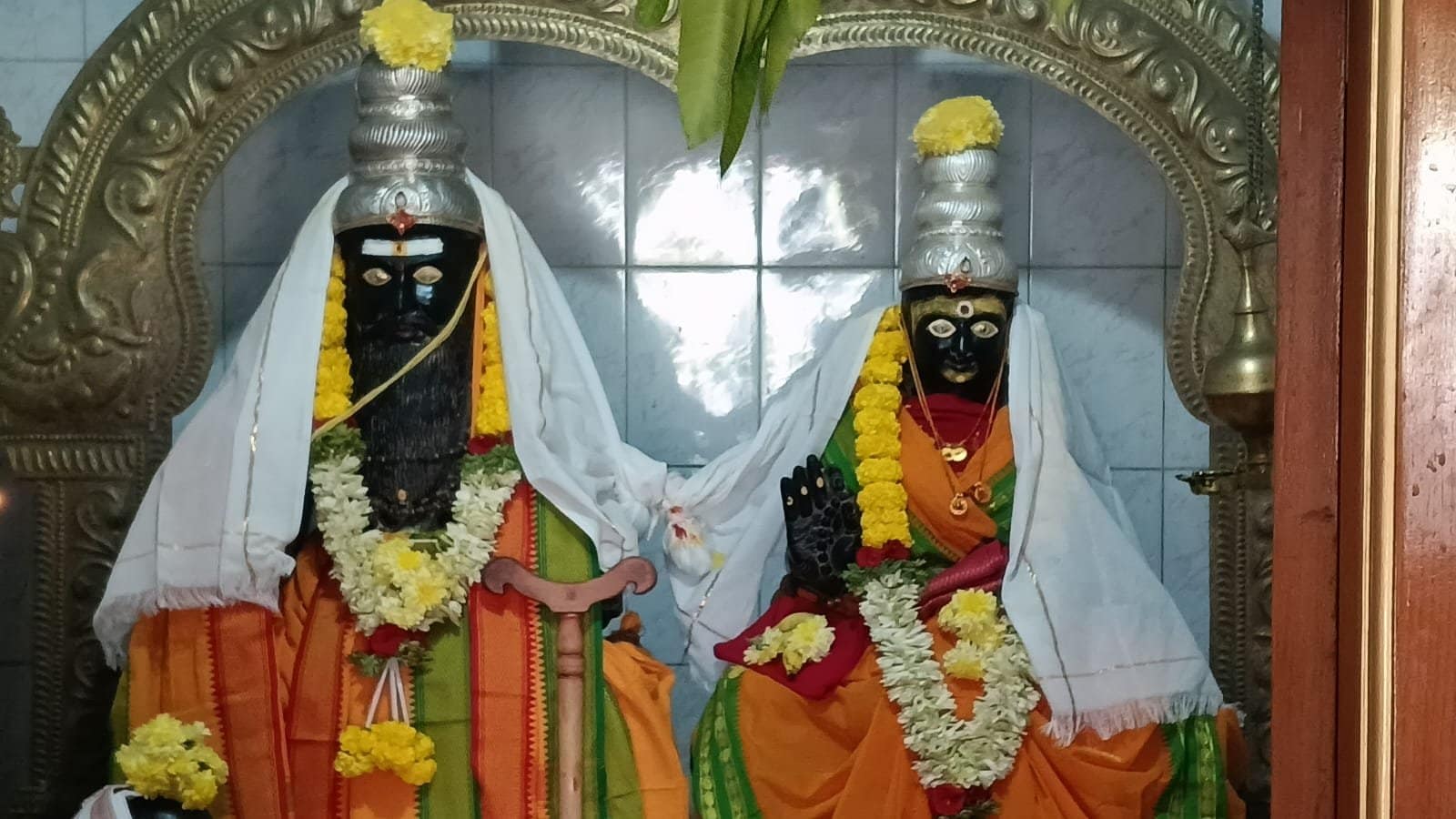 ಶ್ರದ್ಧೆ ಭಕ್ತಿಯಿಂದ ಜರುಗಿದ ಕಾಲಜ್ಞಾನಿ ಶ್ರೀ ವೀರ ಬ್ರಹ್ಮೇಂದ್ರ ಸ್ವಾಮಿಗಳವರ ಕಲ್ಯಾಣ ಮಹೋತ್ಸವ. ಶ್ರದ್ಧೆ ಭಕ್ತಿಯಿಂದ ಜರುಗಿದ ಕಾಲಜ್ಞಾನಿ ಶ್ರೀ ವೀರ ಬ್ರಹ್ಮೇಂದ್ರ ಸ್ವಾಮಿಗಳವರ ಕಲ್ಯಾಣ ಮಹೋತ್ಸವ.