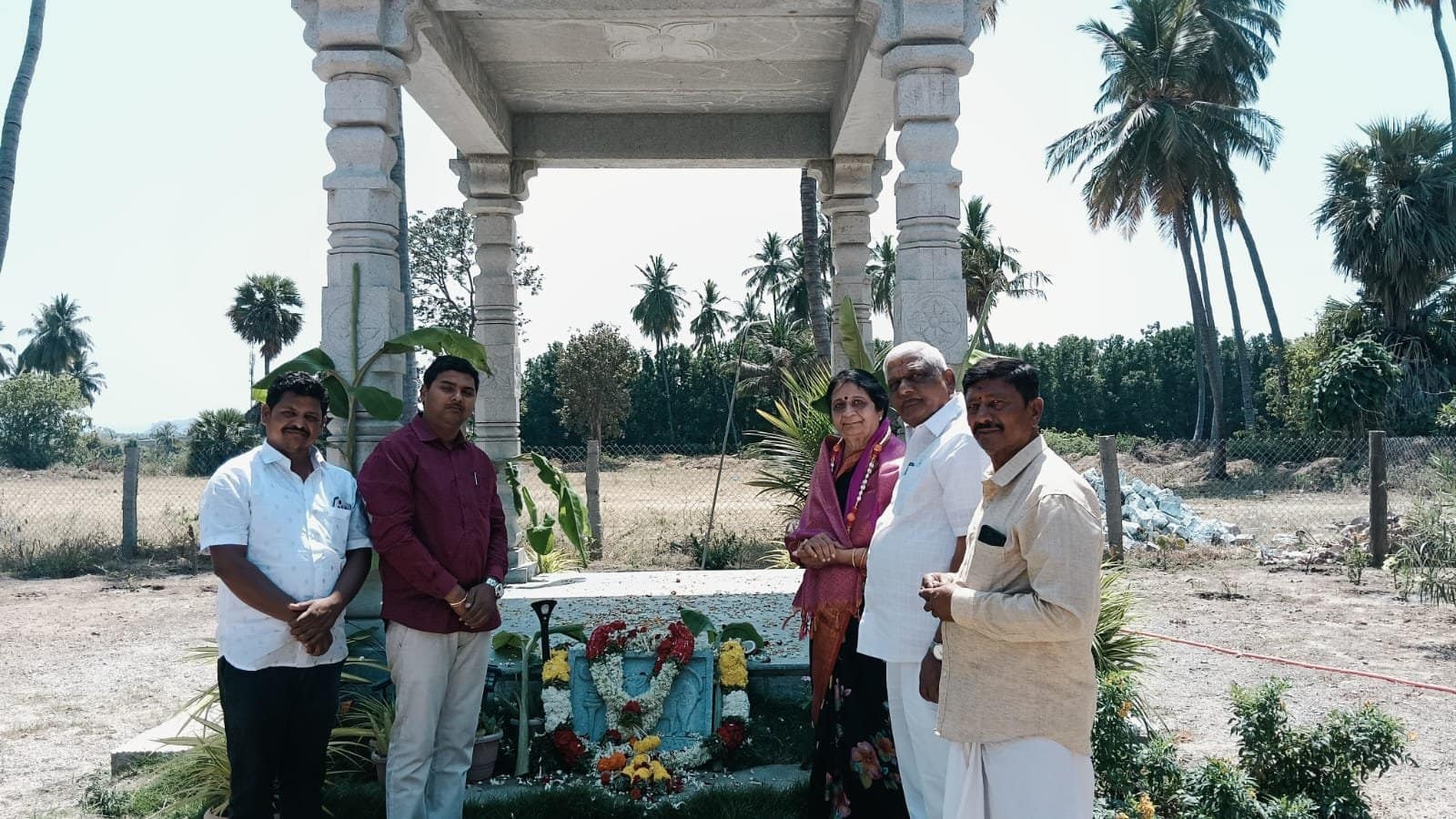 ರಾಜ ಮನೆತನದ ಶ್ರೀರಂಗದೇವರಾಯಲು ಜನ್ಮ ದಿನೋತ್ಸವ ರಾಜ ಮನೆತನದ ಶ್ರೀರಂಗದೇವರಾಯಲು ಜನ್ಮ ದಿನೋತ್ಸವ