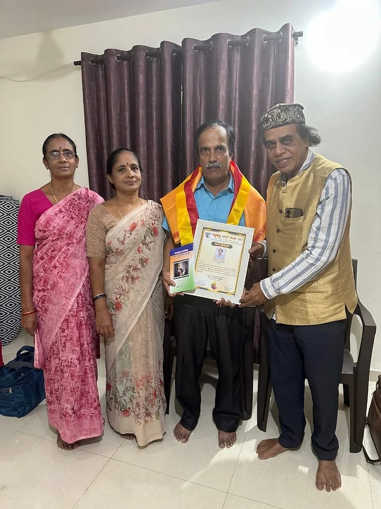 ನಾಟಕಕಾರ ಗೊರೂರು ಅನಂತರಾಜು ಅವರಿಗೆ ಬೆಂಗಳೂರು ಗೆಜ್ಜೆ ಹೆಜ್ಜೆ ರಂಗತಂಡದಿಂದ ರಂಗ ಪುರಸ್ಕಾರ ನಾಟಕಕಾರ ಗೊರೂರು ಅನಂತರಾಜು ಅವರಿಗೆ ಬೆಂಗಳೂರು ಗೆಜ್ಜೆ ಹೆಜ್ಜೆ ರಂಗತಂಡದಿಂದ ರಂಗ ಪುರಸ್ಕಾರ