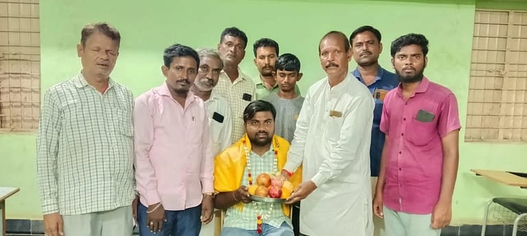 ಪತ್ರಕರ್ತ ನಾಗರಾಜ್ ವೈ ಗೆ ಕೇರಳದ ಕಾಸರಗೋಡಿನಲ್ಲಿ ದತ್ತಿನಿಧಿ ಪ್ರಶಸ್ತಿ ಪ್ರದಾನ ಸರ್ವಾಂಗೀಣ ಅಭಿವೃದ್ಧಿ ಹೋರಾಟ ಸಮಿತಿಯಿಂದ ಸನ್ಮಾನಿಸಿ ಗೌರವ. ಪತ್ರಕರ್ತ ನಾಗರಾಜ್ ವೈ ಗೆ ಕೇರಳದ ಕಾಸರಗೋಡಿನಲ್ಲಿ ದತ್ತಿನಿಧಿ ಪ್ರಶಸ್ತಿ ಪ್ರದಾನ ಸರ್ವಾಂಗೀಣ ಅಭಿವೃದ್ಧಿ ಹೋರಾಟ ಸಮಿತಿಯಿಂದ ಸನ್ಮಾನಿಸಿ ಗೌರವ.