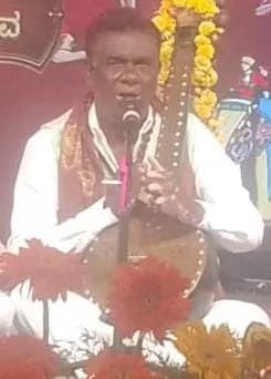 ತಂಬೂರಿ ಪದ ಗಾಯಕರು ಕೆಬ್ಬೇಪುರದ ಆರ್. ಸಿದ್ಧರಾಜು ಗೊರೂರು ಅನಂತರಾಜು, ಹಾಸನ. ತಂಬೂರಿ ಪದ ಗಾಯಕರು ಕೆಬ್ಬೇಪುರದ ಆರ್. ಸಿದ್ಧರಾಜು ಗೊರೂರು ಅನಂತರಾಜು, ಹಾಸನ.