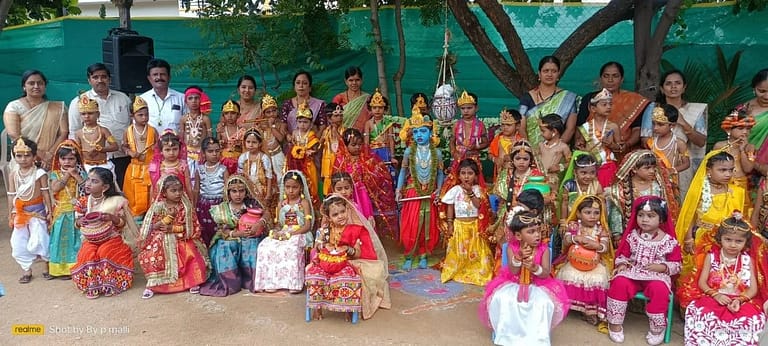 ಆರೋನ್ ಮೀರಜ್ಕರ್ ಆಂಗ್ಲ ಮಾಧ್ಯಮ ಪ್ರೌಢಶಾಲೆ ಹಾಗೂ ನಿವೇದಿತಾ ಹಿ.ಪ್ರಾ ಶಾಲೆಯಲ್ಲಿ ಶ್ರೀಕೃಷ್ಣ ಜನ್ಮಾಷ್ಠಮಿ ಆಚರಣೆ. ಆರೋನ್ ಮೀರಜ್ಕರ್ ಆಂಗ್ಲ ಮಾಧ್ಯಮ ಪ್ರೌಢಶಾಲೆ ಹಾಗೂ ನಿವೇದಿತಾ ಹಿ.ಪ್ರಾ ಶಾಲೆಯಲ್ಲಿ ಶ್ರೀಕೃಷ್ಣ ಜನ್ಮಾಷ್ಠಮಿ ಆಚರಣೆ.