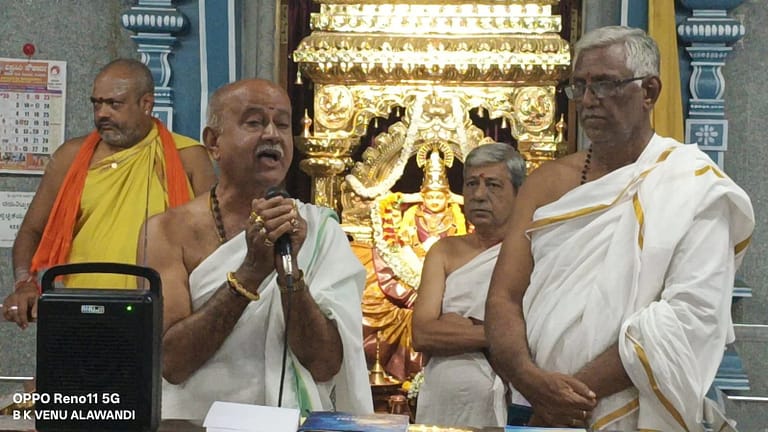 ಶ್ರೀ ಶಾರದಾ ದೇವಿಗೆ ಕಾರ್ತಿಕ ಮಾಸದ ದೀಪೋತ್ಸವ. ಮನದ ಅಂದಕಾರ ತೆಗೆದು ಹಾಕುವಲ್ಲಿ ಕಾರ್ತಿಕ ದೀಪೋತ್ಸವ ಪೂರಕ: ನಾರಾಯಣರಾವ್ ವೈದ್ಯ. ಶ್ರೀ ಶಾರದಾ ದೇವಿಗೆ ಕಾರ್ತಿಕ ಮಾಸದ ದೀಪೋತ್ಸವ. ಮನದ ಅಂದಕಾರ ತೆಗೆದು ಹಾಕುವಲ್ಲಿ ಕಾರ್ತಿಕ ದೀಪೋತ್ಸವ ಪೂರಕ: ನಾರಾಯಣರಾವ್ ವೈದ್ಯ.