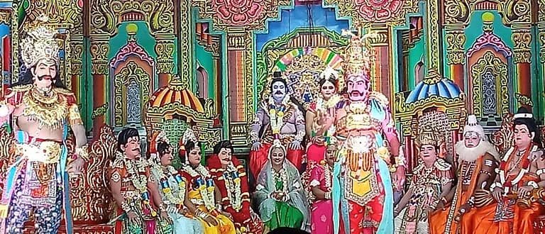 ಹಾಡು ನೃತ್ಯಗಳಲ್ಲಿ ರಂಜಿಸಿದ ದಕ್ಷಬ್ರಹ್ಮ ನಾಟಕ ಹಾಡು ನೃತ್ಯಗಳಲ್ಲಿ ರಂಜಿಸಿದ ದಕ್ಷಬ್ರಹ್ಮ ನಾಟಕ