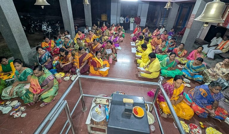 ಶ್ರೀ ಕನ್ನಿಕಾ ಪರಮೇಶ್ವರಿ ದೇವಸ್ಥಾನಲ್ಲಿ ಧನುರ್ಮಾಸ ಪ್ರಯುಕ್ತ ದೀಪಾಮಣಿ ವಿಶೇಷ ಪೂಜಾ ಕಾರ್ಯಕ್ರಮಗಳು ಶ್ರೀ ಕನ್ನಿಕಾ ಪರಮೇಶ್ವರಿ ದೇವಸ್ಥಾನಲ್ಲಿ ಧನುರ್ಮಾಸ ಪ್ರಯುಕ್ತ ದೀಪಾಮಣಿ ವಿಶೇಷ ಪೂಜಾ ಕಾರ್ಯಕ್ರಮಗಳು