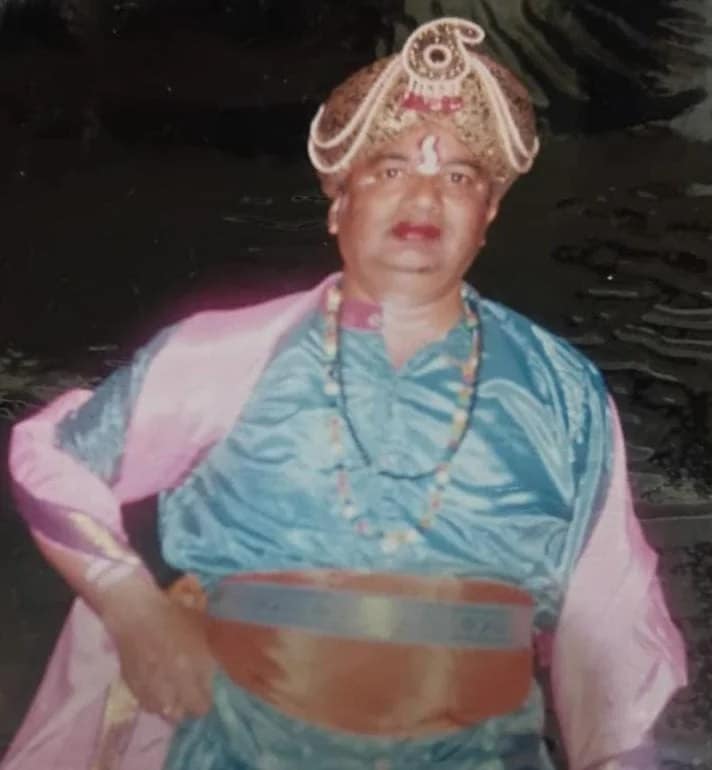 ನಟನೆಯೊಂದಿಗೆ ಸಮಾಜ ಸೇವೆ ಎ.ವಿ.ರುದ್ರಪ್ಪಾಜಿರಾವ್ ಗೊರೂರು ಅನಂತರಾಜು, ಹಾಸನ. ನಟನೆಯೊಂದಿಗೆ ಸಮಾಜ ಸೇವೆ ಎ.ವಿ.ರುದ್ರಪ್ಪಾಜಿರಾವ್ ಗೊರೂರು ಅನಂತರಾಜು, ಹಾಸನ.