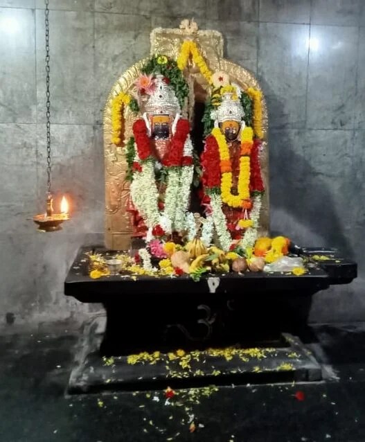 ಆಷಾಢ ಏಕಾದಶಿ ಪ್ರಯುಕ್ತ ಶ್ರೀ ಪಾಂಡುರಂಗ ದೇವಸ್ಥಾನಕ್ಕೆ ಭಕ್ತರ ದರ್ಶನ ಆಷಾಢ ಏಕಾದಶಿ ಪ್ರಯುಕ್ತ ಶ್ರೀ ಪಾಂಡುರಂಗ ದೇವಸ್ಥಾನಕ್ಕೆ ಭಕ್ತರ ದರ್ಶನ