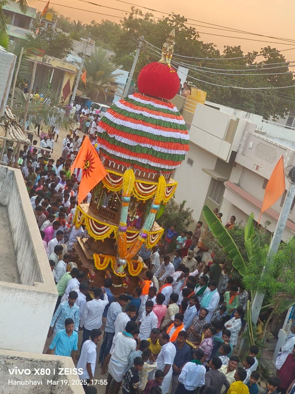 ಗಂಗಾವತಿ ತಾಲೂಕಿನ ಡಣಾಪೂರ ಗ್ರಾಮದಲ್ಲಿ 50ನೇ ವರ್ಷದ ಶ್ರೀ ಶರಣಬಸವೇಶ್ವರ ಪುರಾಣ, ಸಾಮೂಹಿಕ ವಿವಾಹ ಹಾಗೂ ಜಾತ್ರಾ ಮಹಾರಥೋತ್ಸವ ಅದ್ದೂರಿಯಾಗಿ ಜರುಗಿತು. ಗಂಗಾವತಿ ತಾಲೂಕಿನ ಡಣಾಪೂರ ಗ್ರಾಮದಲ್ಲಿ 50ನೇ ವರ್ಷದ ಶ್ರೀ ಶರಣಬಸವೇಶ್ವರ ಪುರಾಣ, ಸಾಮೂಹಿಕ ವಿವಾಹ ಹಾಗೂ ಜಾತ್ರಾ ಮಹಾರಥೋತ್ಸವ ಅದ್ದೂರಿಯಾಗಿ ಜರುಗಿತು.